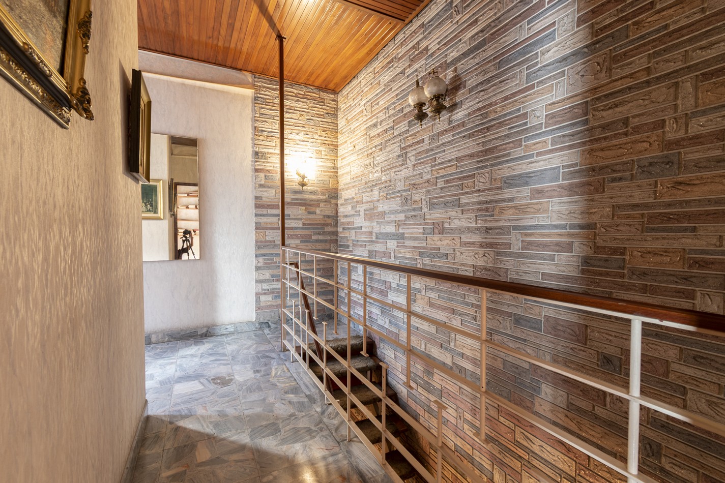 VENTA: Hermoso Chalet de 5 ambientes con Patio-Terraza- Cochera