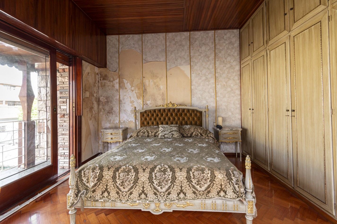 VENTA: Hermoso Chalet de 5 ambientes con Patio-Terraza- Cochera