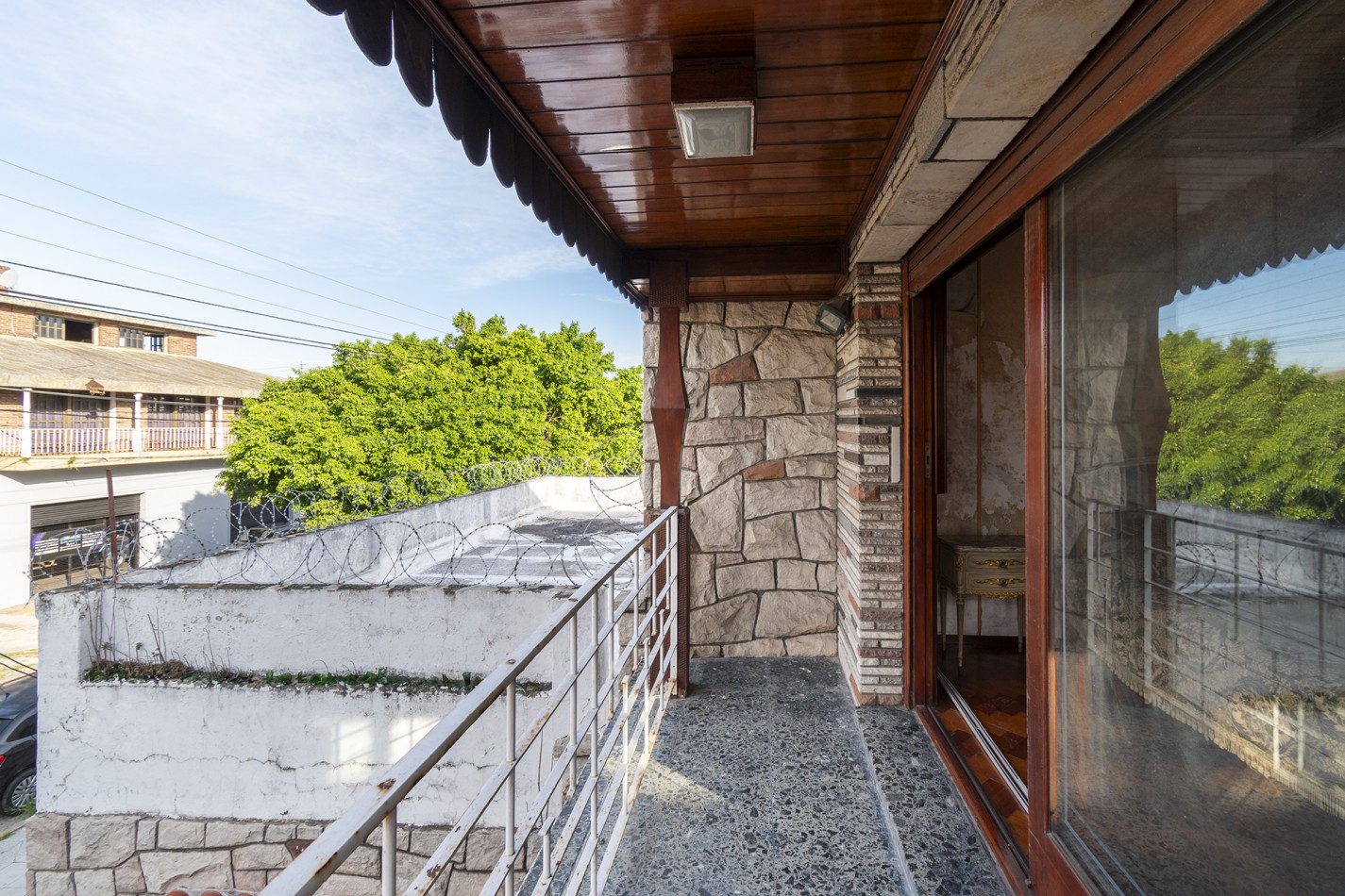 VENTA: Hermoso Chalet de 5 ambientes con Patio-Terraza- Cochera