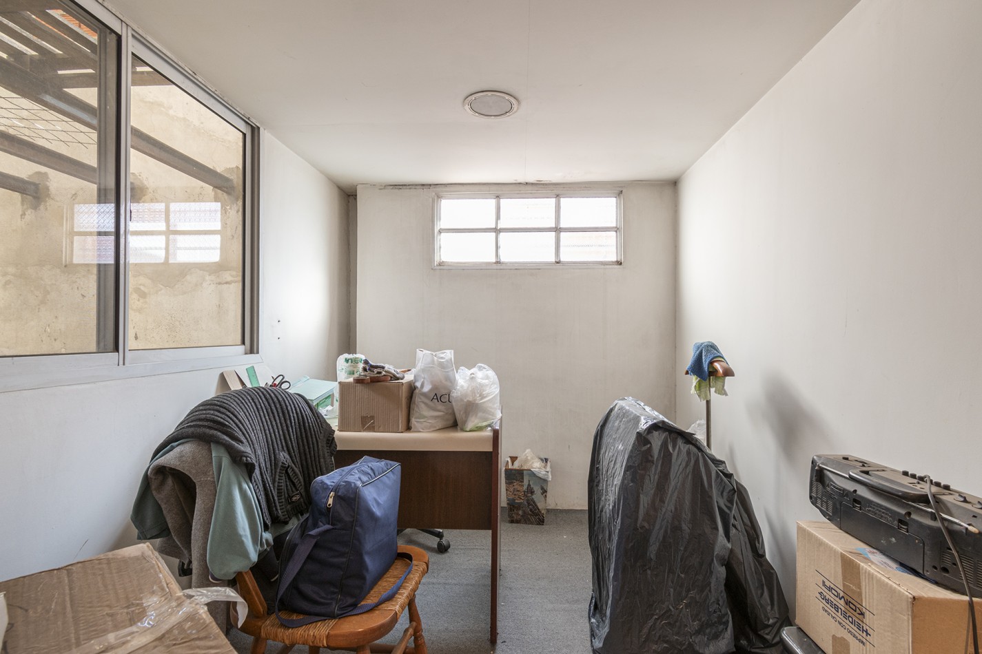 VENTA: Deposito c/oficina y Local -De la Serna al 100- Zona estrategica a 100mts de Av Hipolito Yrigoyen 