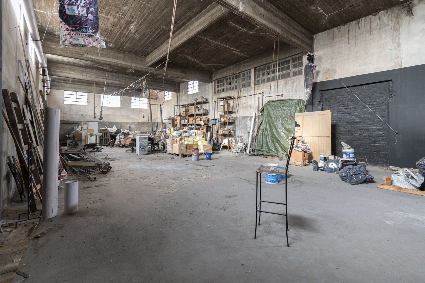 VENTA: Deposito c/oficina y Local -De la Serna al 100- Zona estrategica a 100mts de Av Hipolito Yrigoyen 