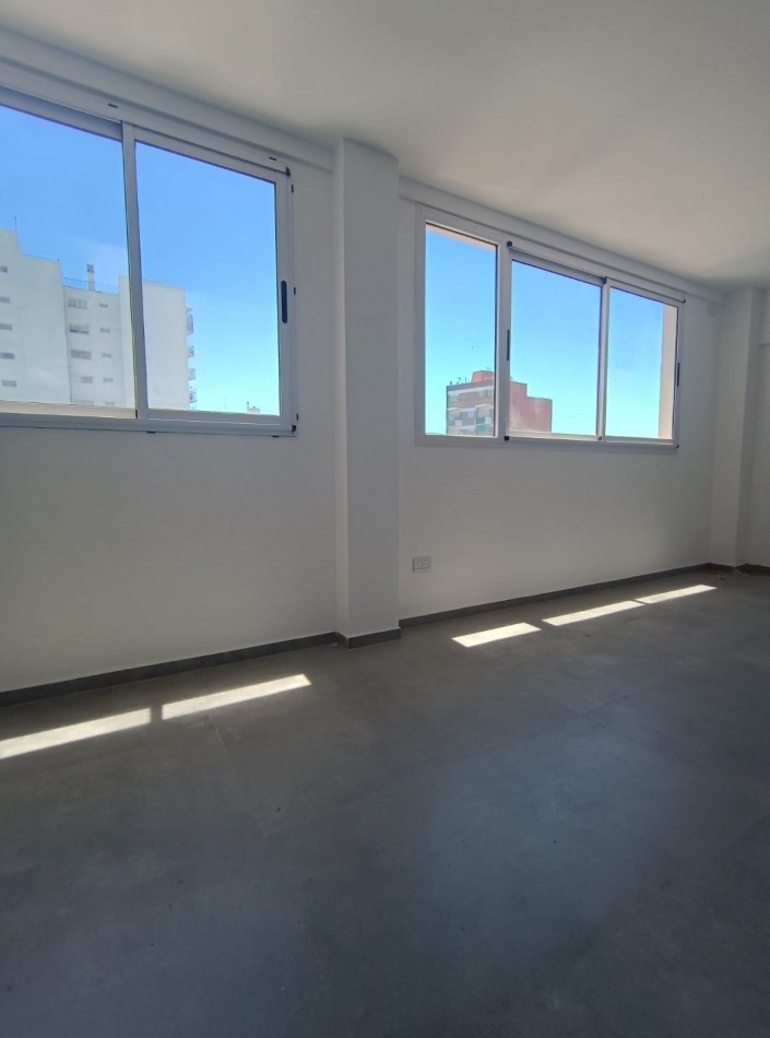 ALQUILER | MONOAMBIENTE LUMINOSO EN PISO ALTO 