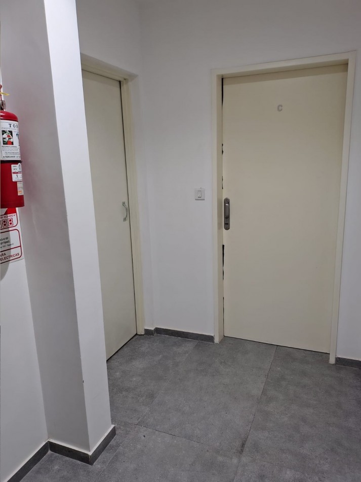 ALQUILER | MONOAMBIENTE LUMINOSO EN PISO ALTO 