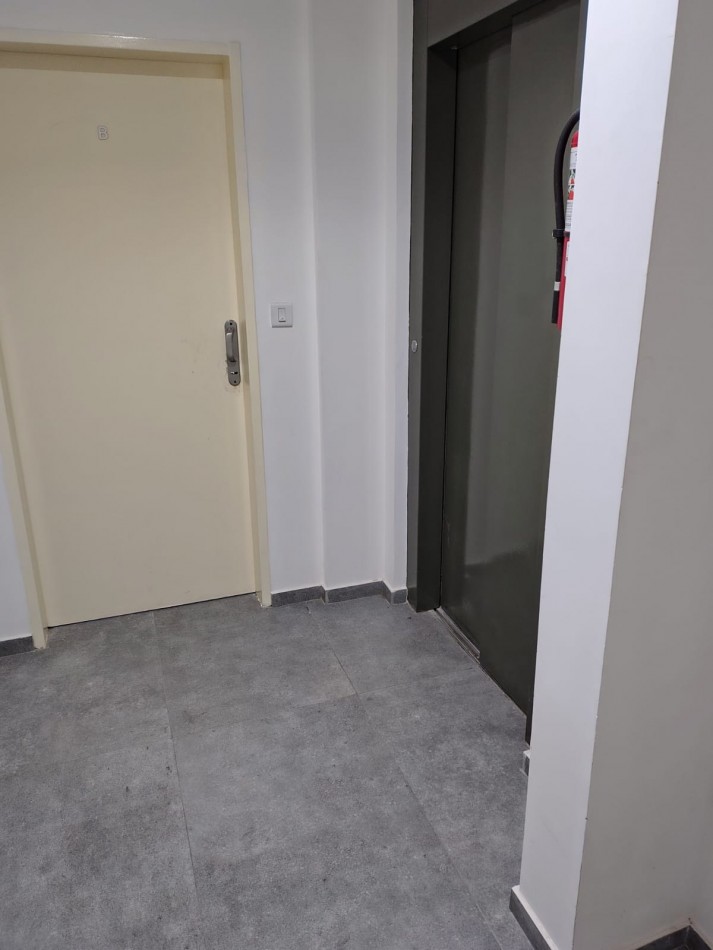 ALQUILER | MONOAMBIENTE LUMINOSO EN PISO ALTO 