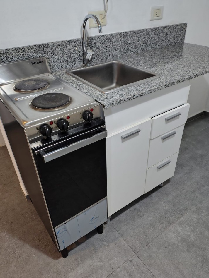 ALQUILER | MONOAMBIENTE LUMINOSO EN PISO ALTO 