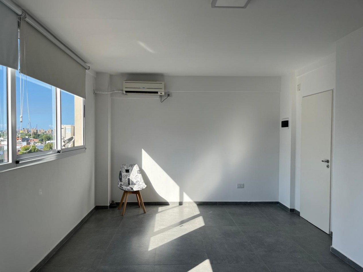 VENTA : GRAN OPORTUNIDAD : Monoambiente  de 28 mts2 a mts de Av Mitre