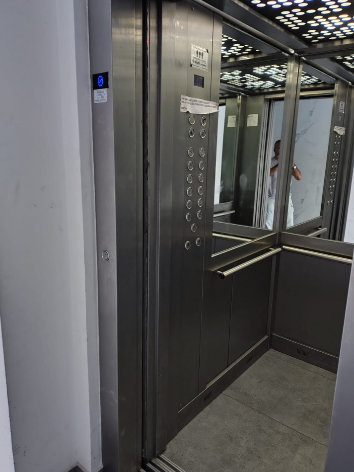 VENTA : GRAN OPORTUNIDAD : Monoambiente  de 28 mts2 a mts de Av Mitre