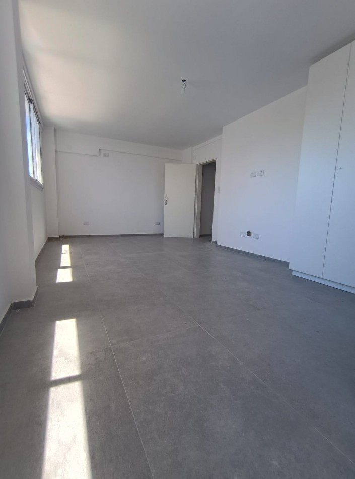 VENTA : GRAN OPORTUNIDAD : Monoambiente  de 28 mts2 a mts de Av Mitre