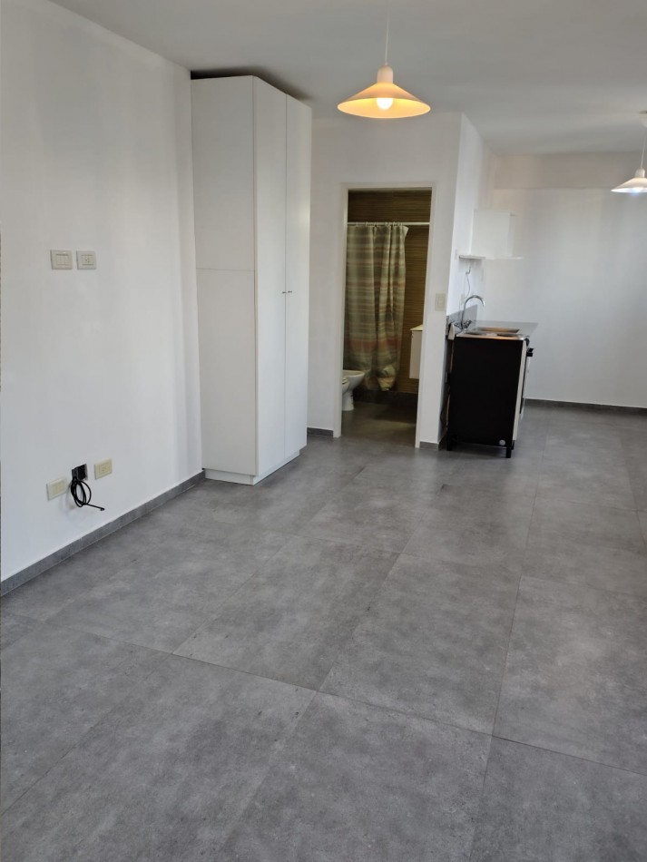 ALQUILER MONOAMBIENTE DE 28 MTS2 3ER PISO