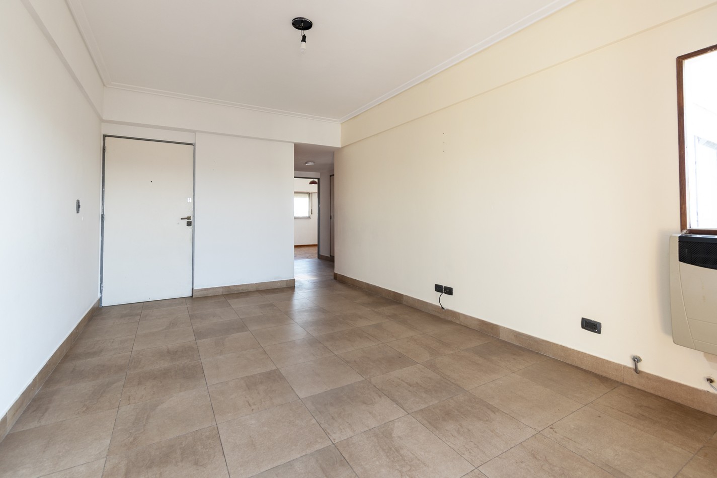 ALQUILER - DEPARTAMENTO 3 AMB FRENTE  ESTACION DE WILDE