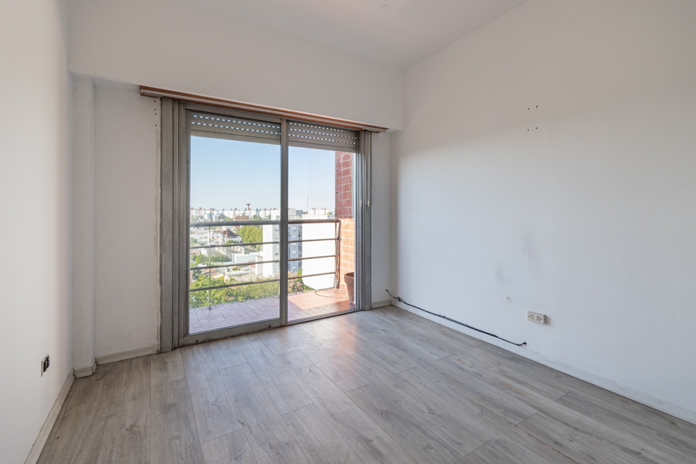 ALQUILER - DEPARTAMENTO 3 AMB FRENTE  ESTACION DE WILDE