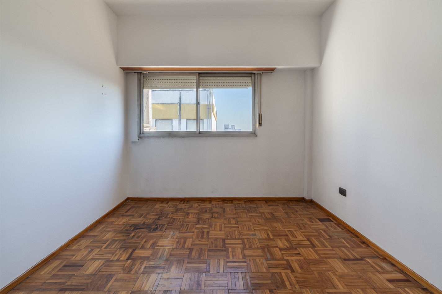 ALQUILER - DEPARTAMENTO 3 AMB FRENTE  ESTACION DE WILDE