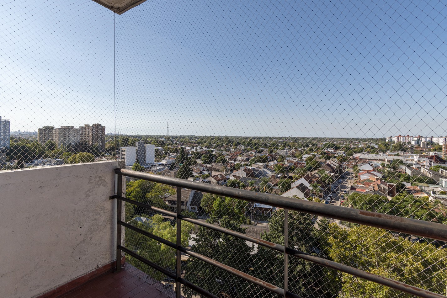 ALQUILER - DEPARTAMENTO 3 AMB FRENTE  ESTACION DE WILDE