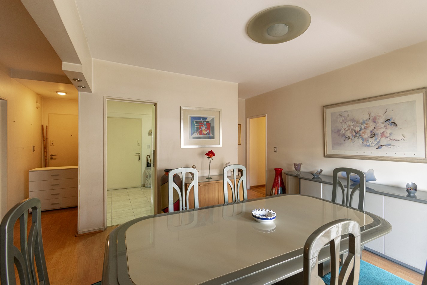 VENTA: DEPARTAMENTO 4 AMB- SEMIPISO C/COCHERA AL FRENTE