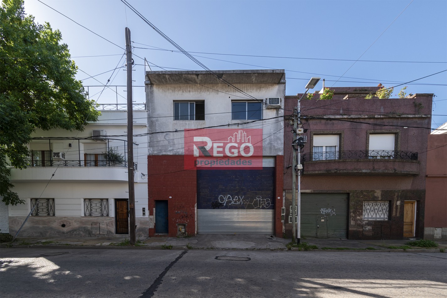 VENTA : EXCELENTE GALPON EN EL CORAZON DE SARANDI