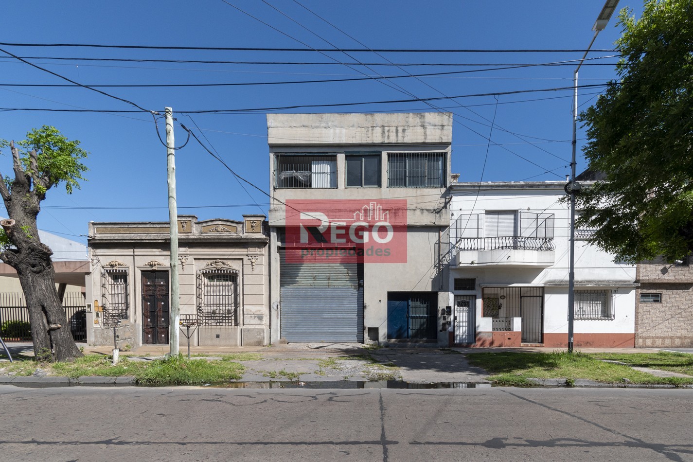 VENTA : EXCELENTE GALPON EN EL CORAZON DE SARANDI