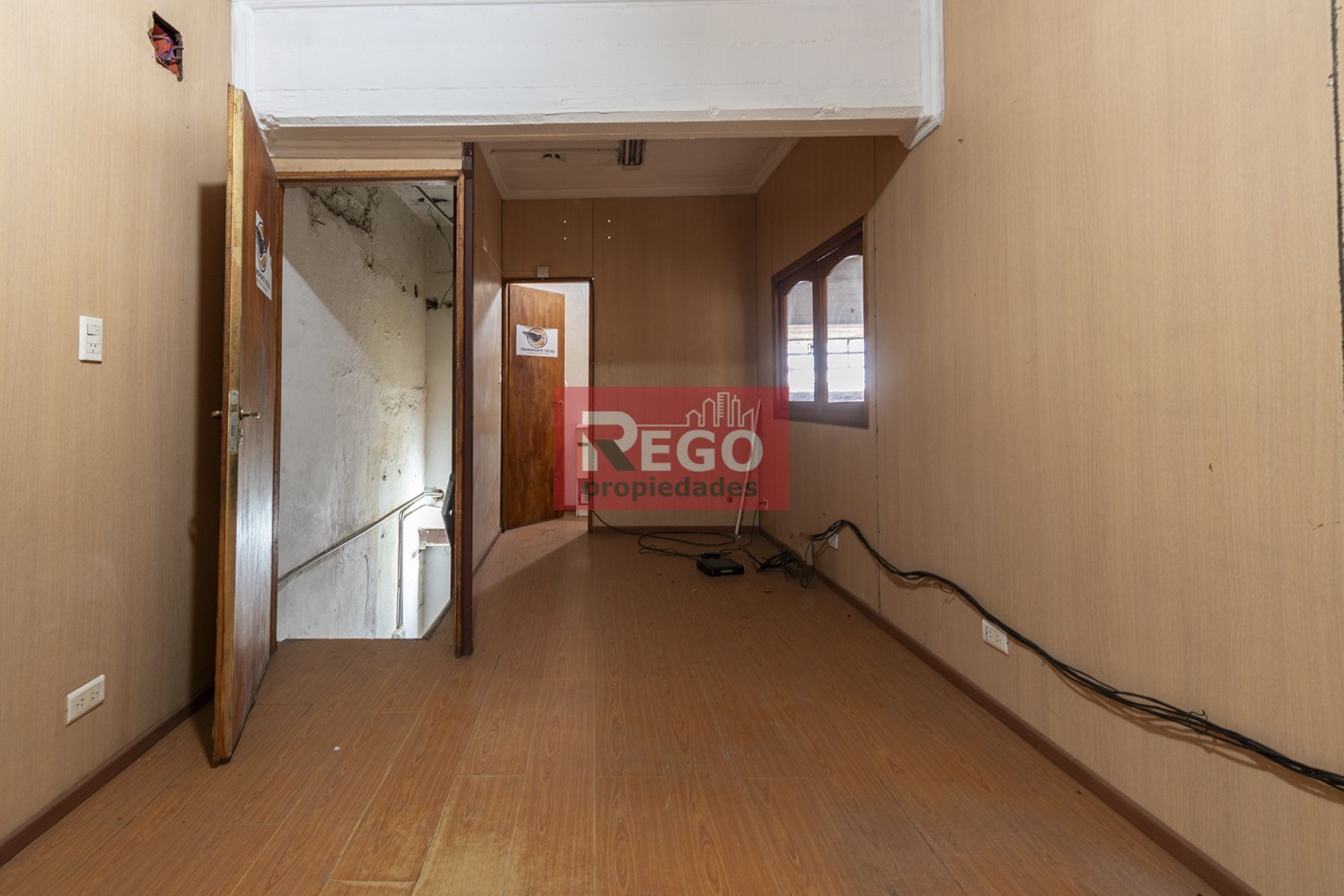 VENTA : EXCELENTE GALPON EN EL CORAZON DE SARANDI