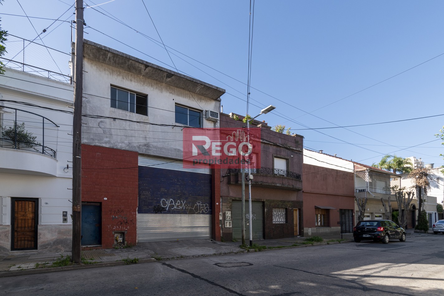 VENTA : EXCELENTE GALPON EN EL CORAZON DE SARANDI