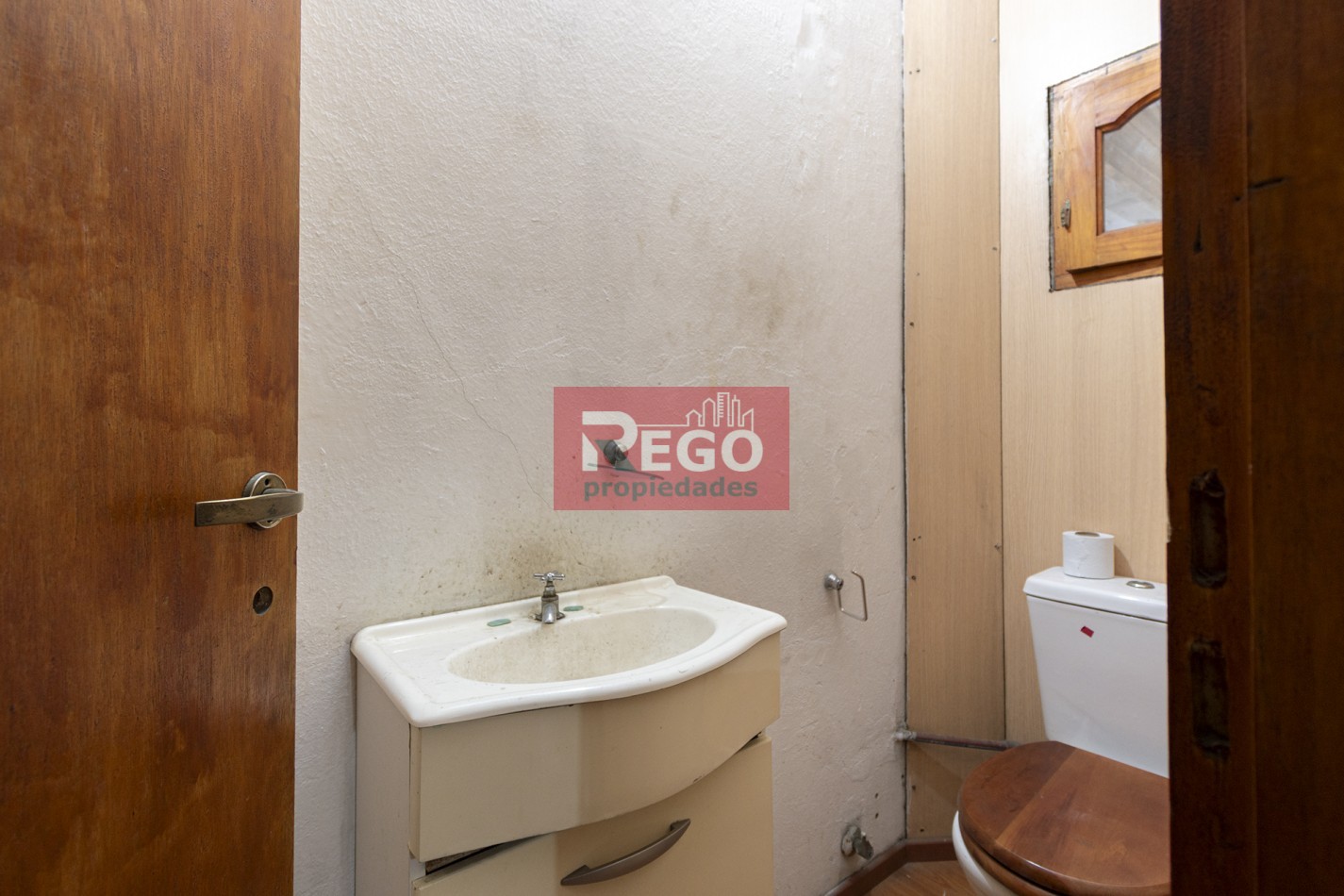 VENTA : EXCELENTE GALPON EN EL CORAZON DE SARANDI