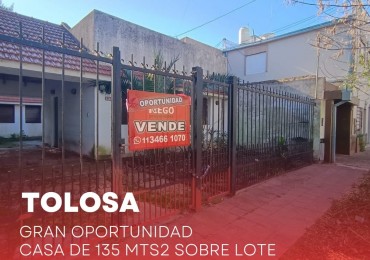 NUEVO VALOR - CASA 4 AMB  DE 133 mts2- SOBRE  GRAN LOTE DE 8.66 X 60 mts